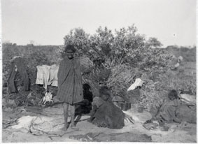 P.14289 - ABORIGINAL CAMP, Pinda Station, Murchison. 1899